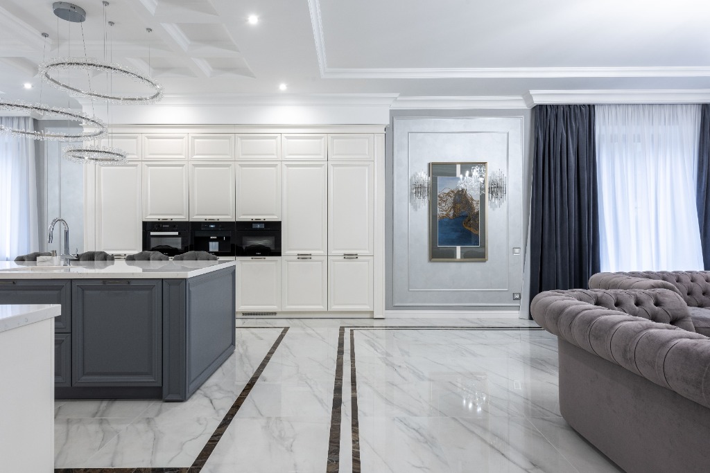 Formal Salon & Wall Mouldings